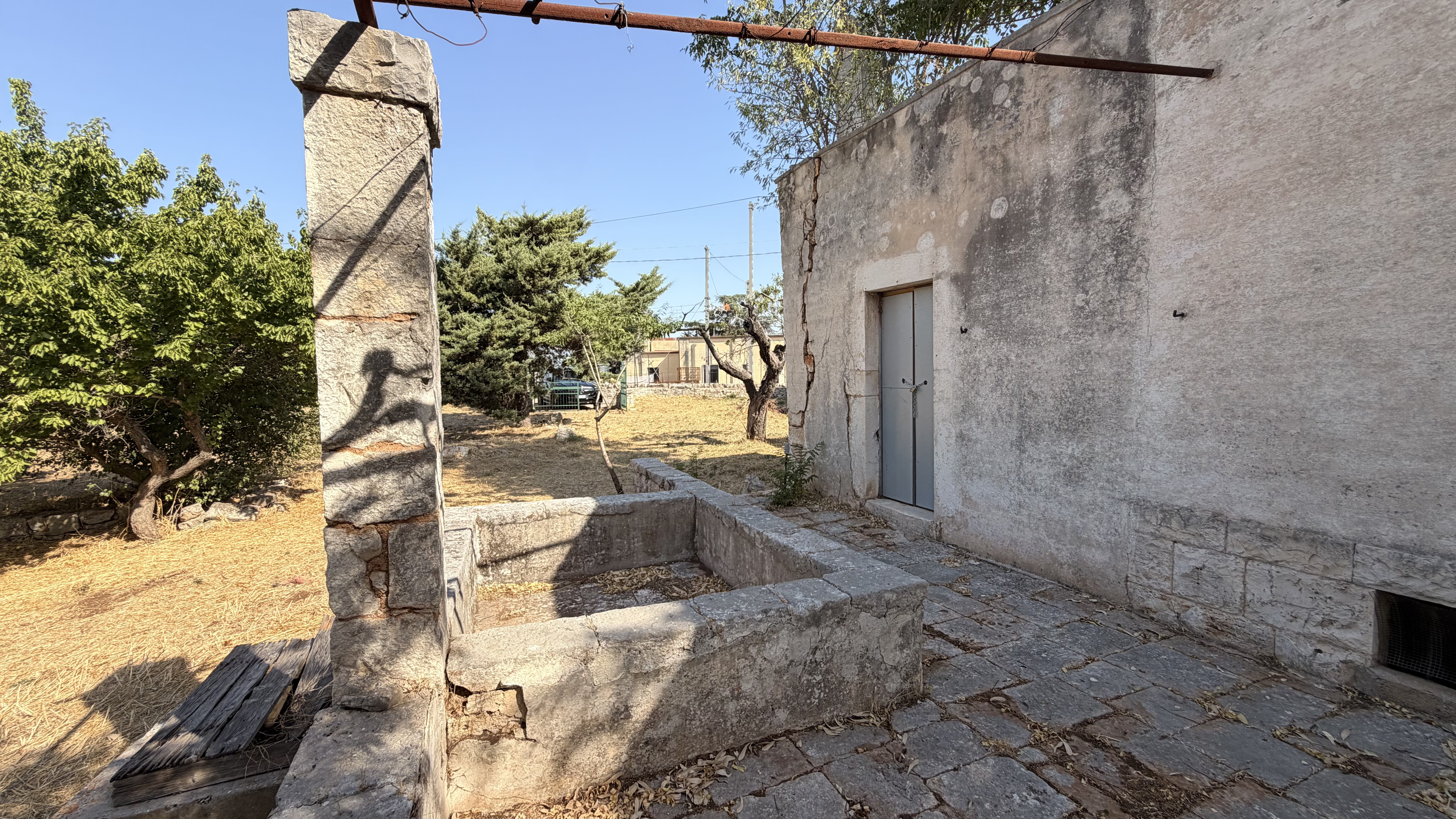 Prossimit&agrave; del paese Fabbricato in Pietra con Terreno